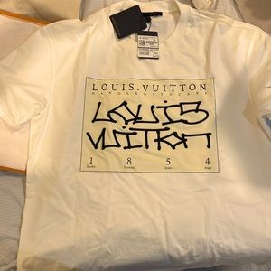 Louis Vuitton x Virgil Abloh T-Shirt size 4L. Biggest size available. W/ receipt